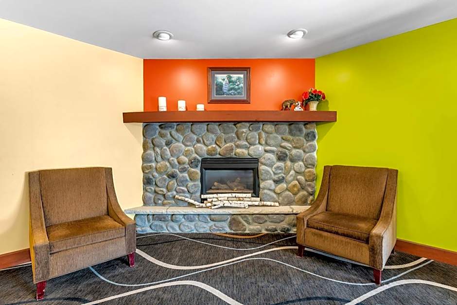 Econo Lodge Inn & Suites Eau Claire South