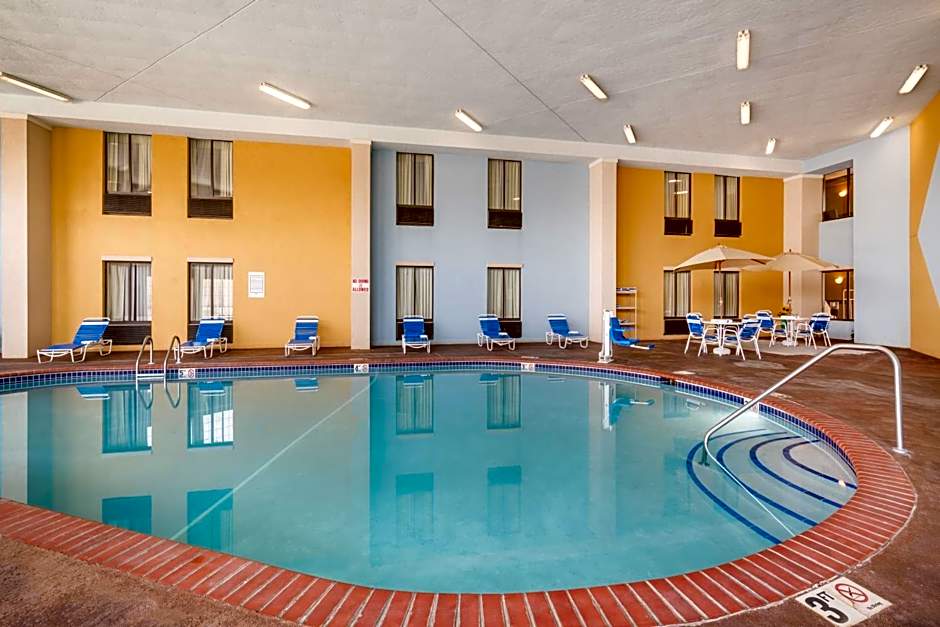 AmericInn by Wyndham Johnston Des Moines