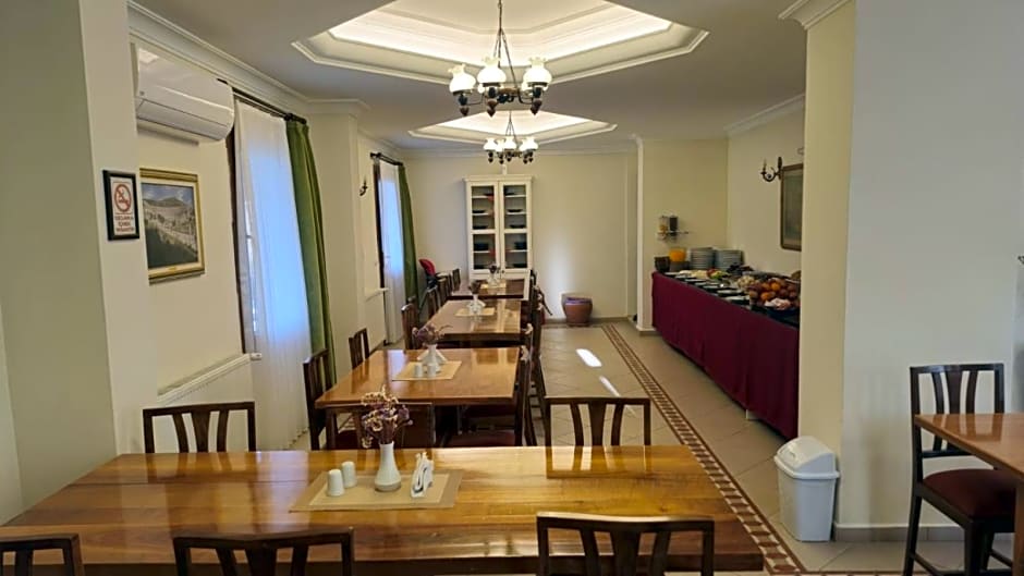 Hotel Ave Maria