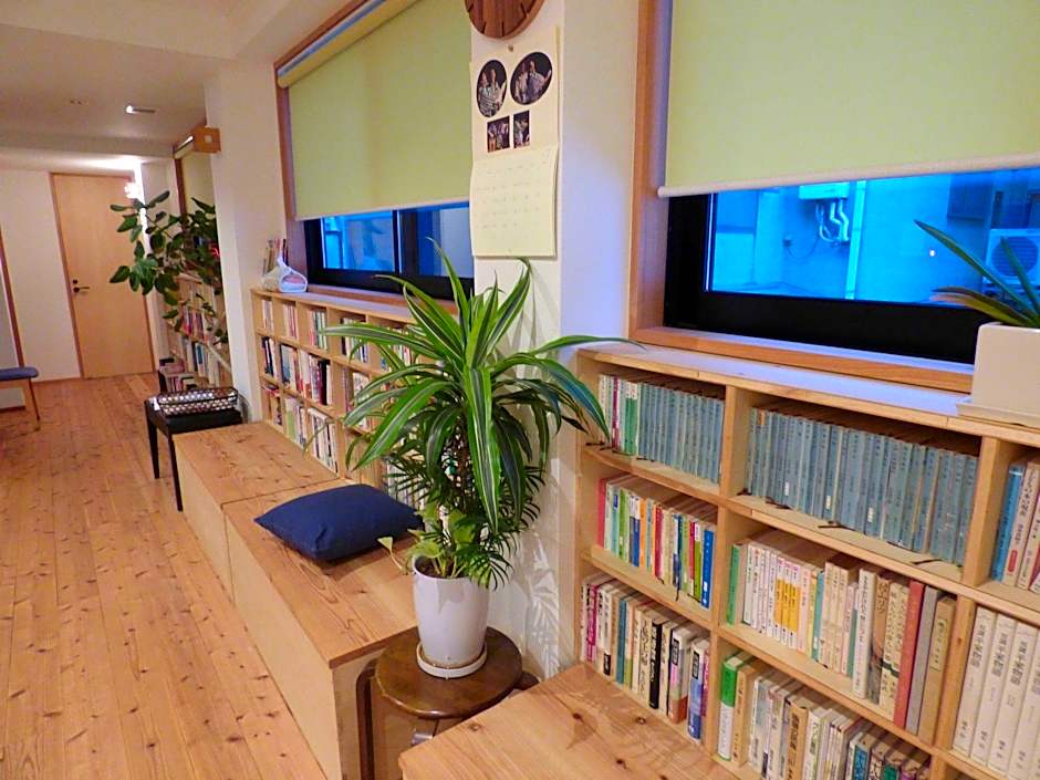 Guesthouse Hyakumanben Cross