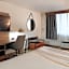 La Quinta Inn & Suites by Wyndham Seattle Sea-Tac Airport