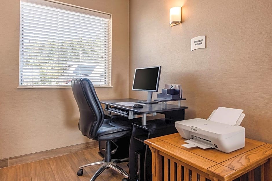 Quality Inn New Castle