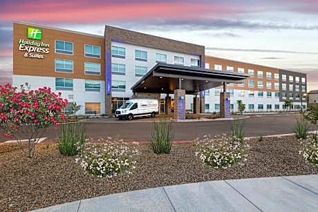 Holiday Inn Express And Suites Phoenix - Airport North By IHG
