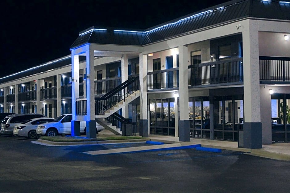 Days Inn by Wyndham Marianna