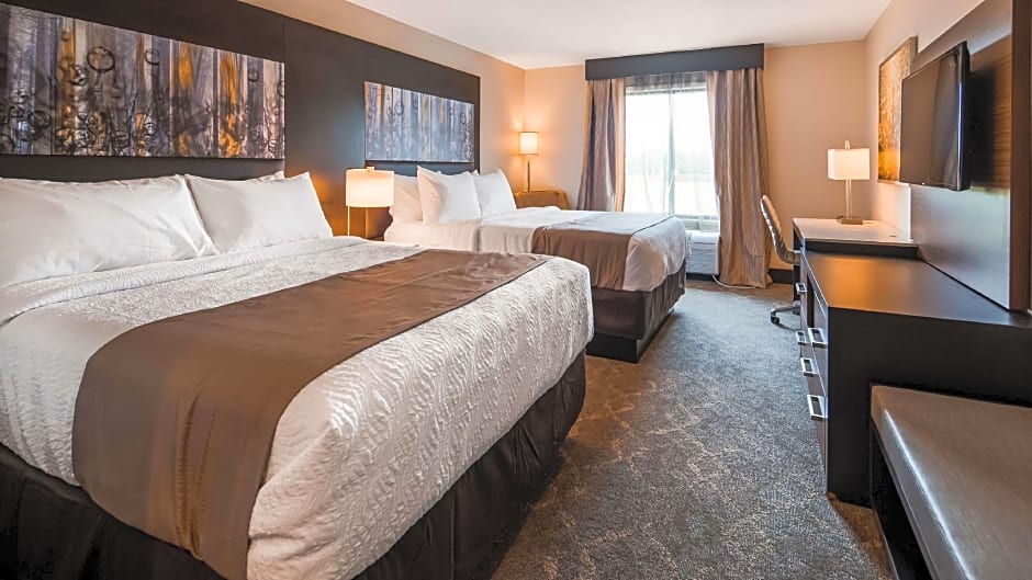 Aiden by Best Western Warm Springs Hotel and Event Center