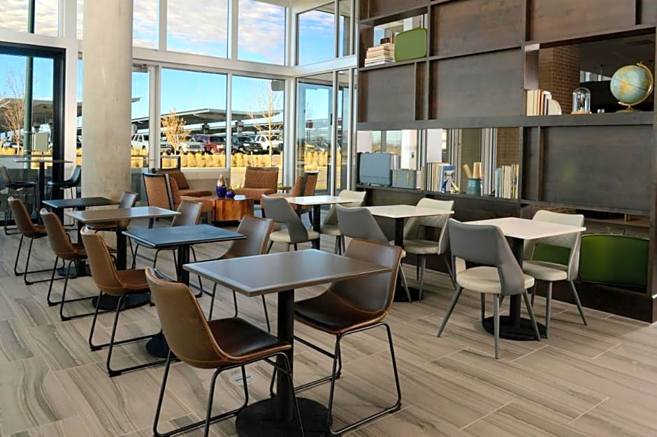 Hyatt Place Pena Station/Denver Airport