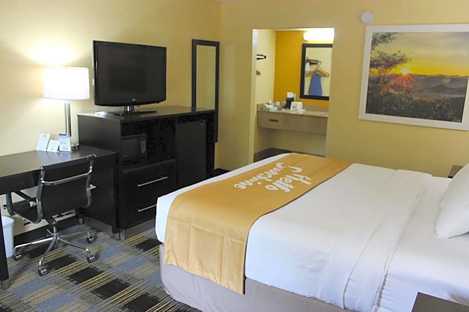 Days Inn by Wyndham Canton