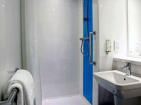 Travelodge Cardiff Central