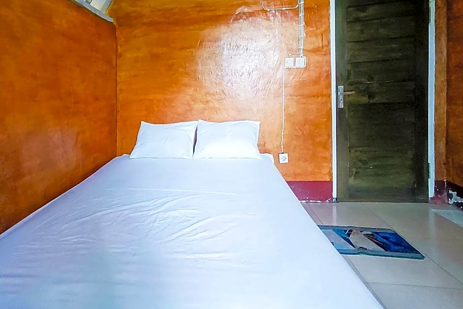 Rejeng Bungalow Near Gangga Waterfall Lombok