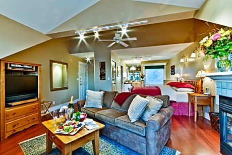 Queen Suite with Ocean View - Penthouse (Adults Only)