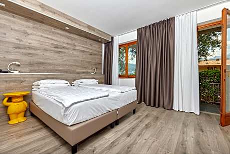 Ground Floor Double/Twin Room with Balcony