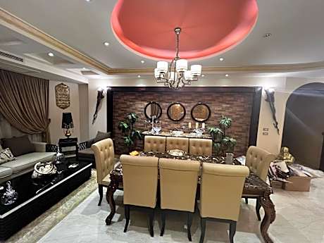 Super luxury flat near airport شقة سكنية قمة الفخامة والاتساع بقرب المولات التجارية و المطار