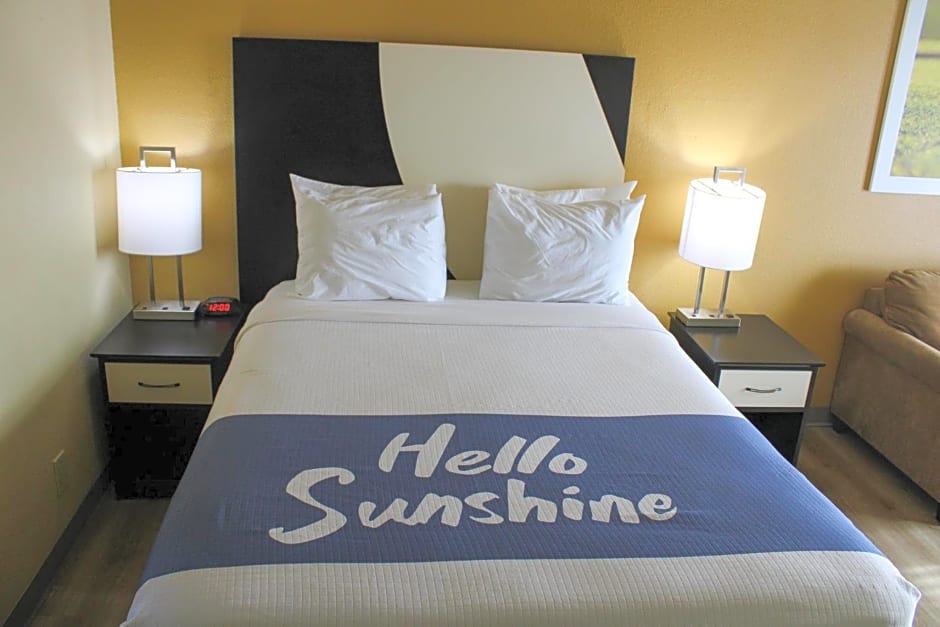 Days Inn by Wyndham Bend