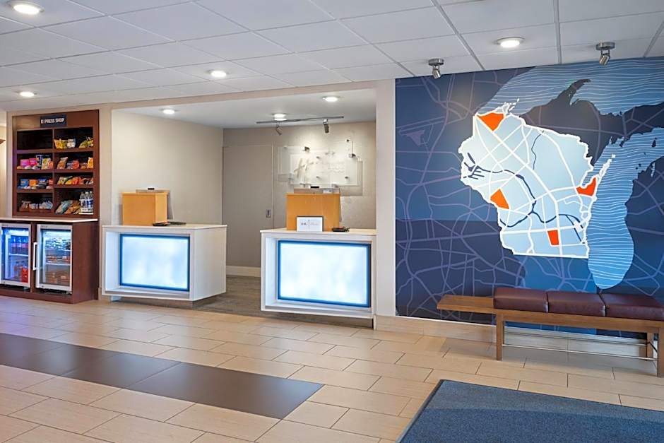 Holiday Inn Express Sheboygan-Kohler / I-43 By IHG