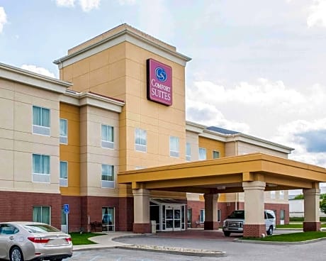 Comfort Suites near Indianapolis Airport
