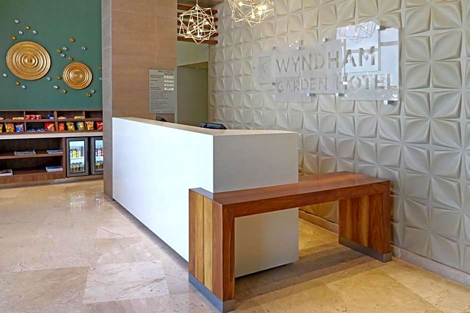 Wyndham Garden Monterrey Valle Real