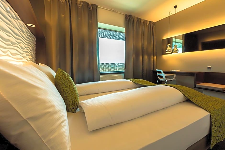 Airport Hotel Basel - Convenient & Friendly
