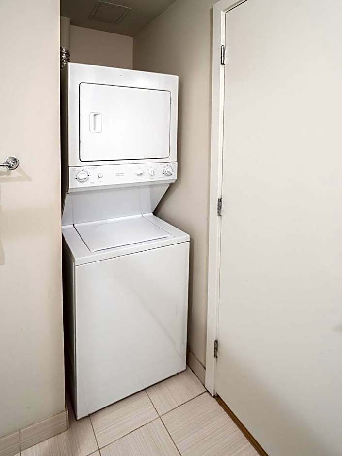 Global Luxury Suites at The White House