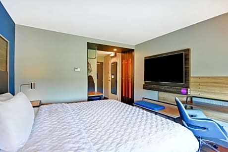 1 King Bed