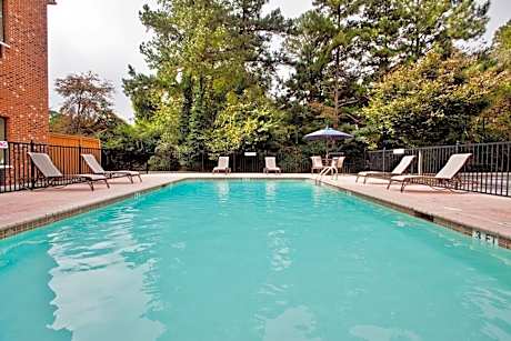 Holiday Inn Express & Suites Buford NE - Lake Lanier by IHG