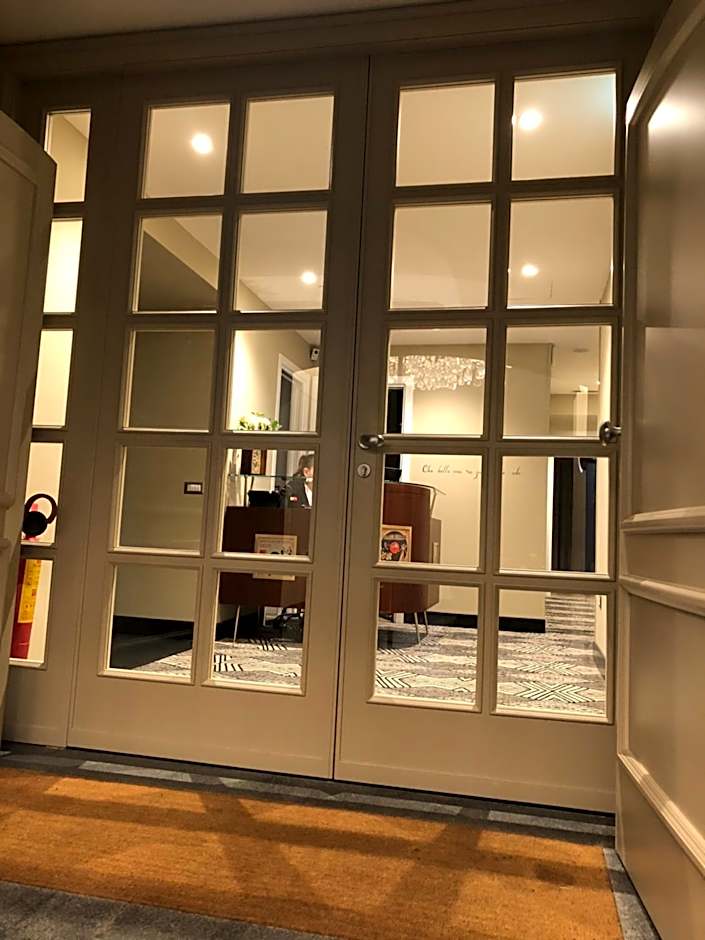 Caruso Place Boutique & Wellness Suites