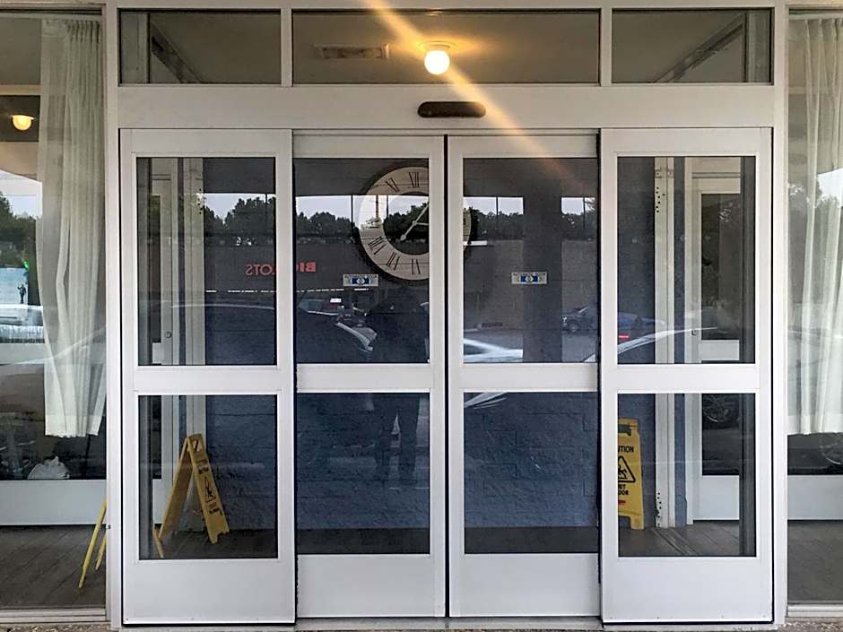 Days Hotel & Conference Center by Wyndham Danville