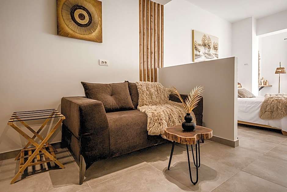 Naias Nemeia Luxury Rooms