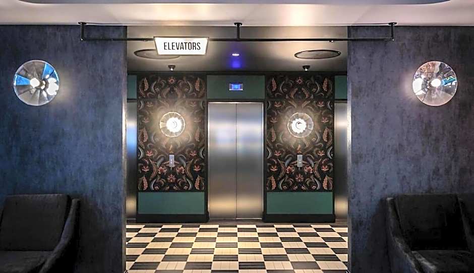 Clayton Hotel City of London