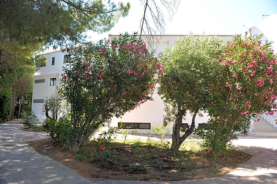 Niki Hotel Apartments