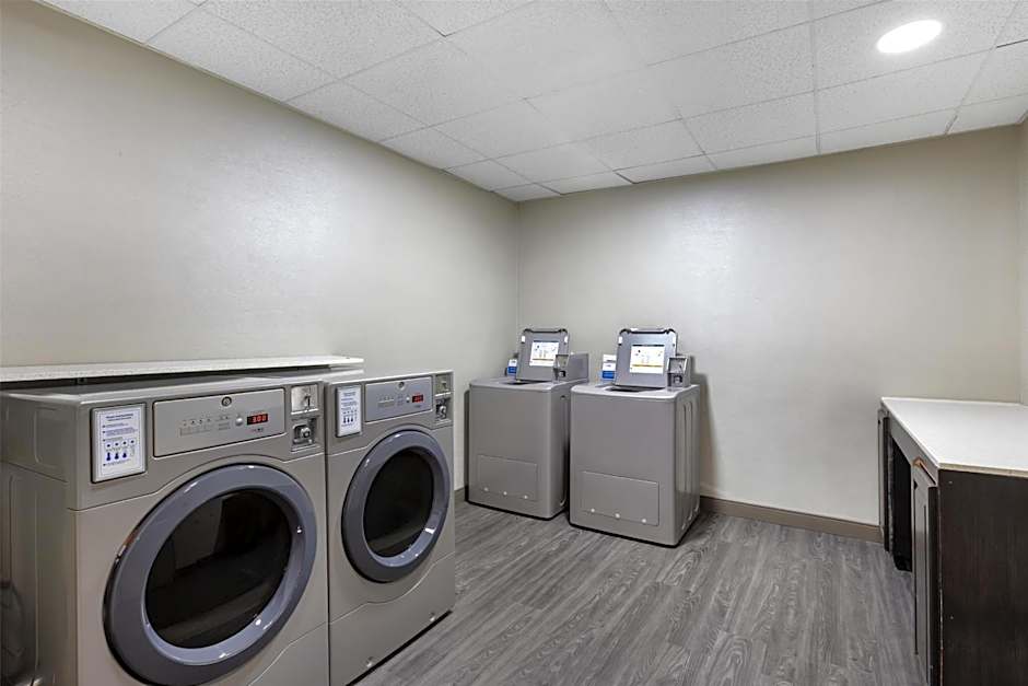 Best Western Cooperstown Inn & Suites