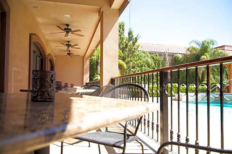 Estancia Inn