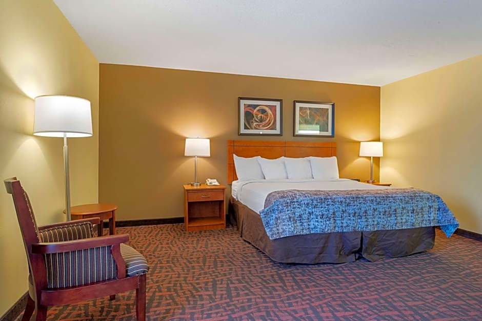 Best Western Louisville East Inn & Suites