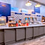 Holiday Inn Express & Suites Kansas City Airport By IHG