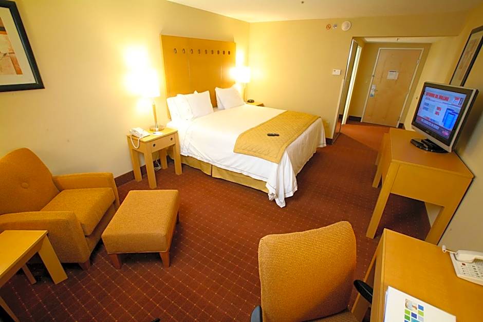 Holiday Inn Express Saltillo Zona Aeropuerto By IHG