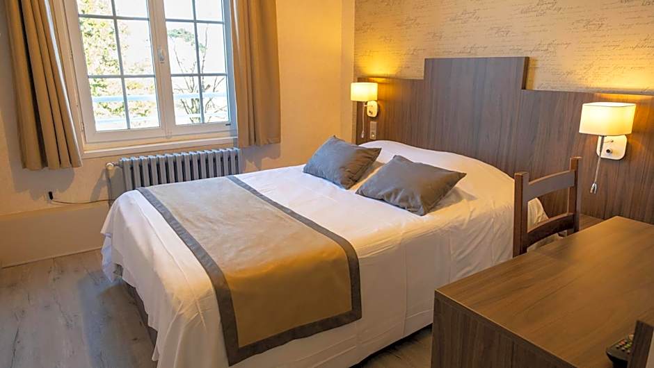 Logis - Hotel Restaurant La Sapinière - Proche Saint Omer
