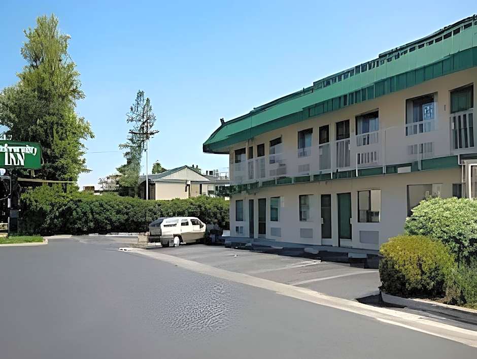 University Inn Fresno