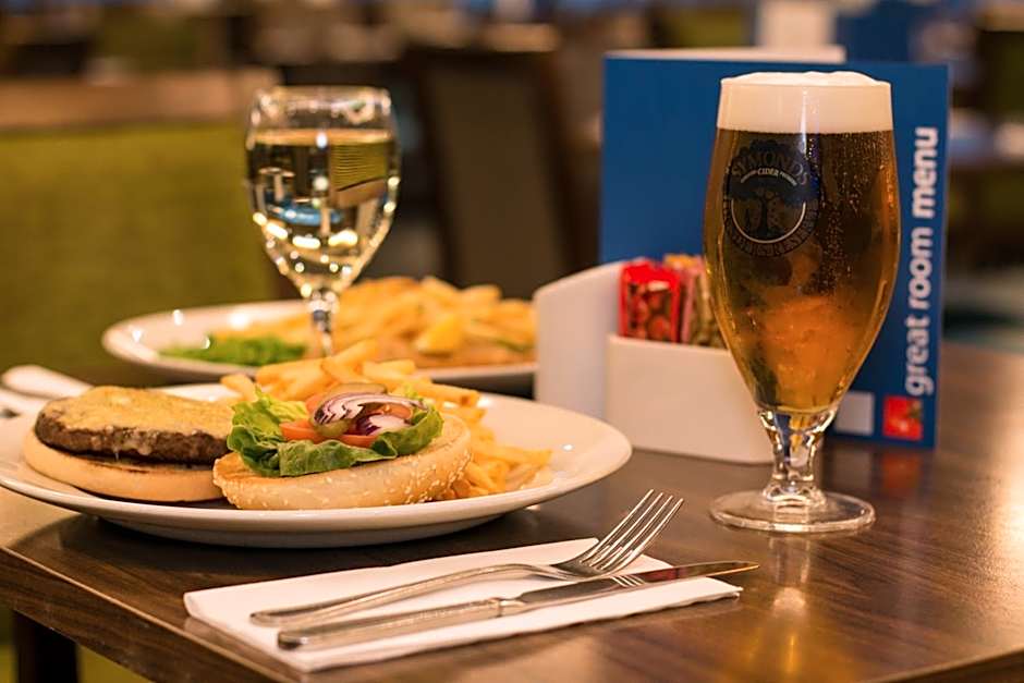 Holiday Inn Express London Heathrow T5 By IHG