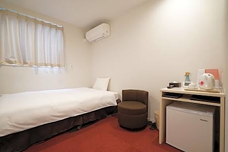 Twin Room - Female Only - Eco Plan(No Daily Cleaning)