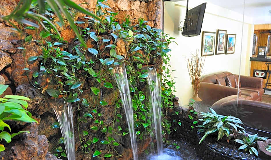 Embajadores Hotel