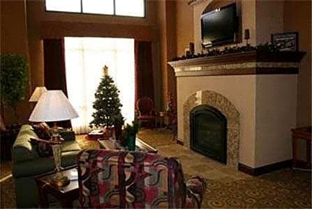 Hampton Inn and Suites Alexandria