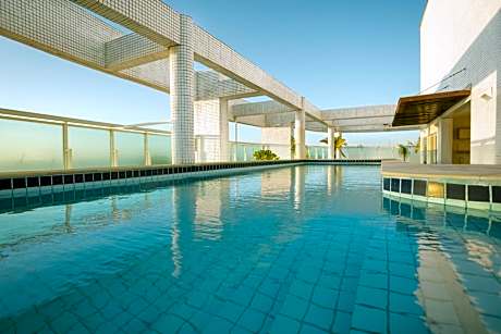 Golden Tulip Macae