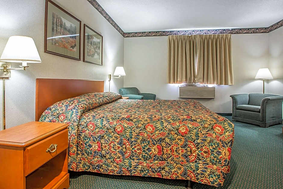 Rodeway Inn Bedford
