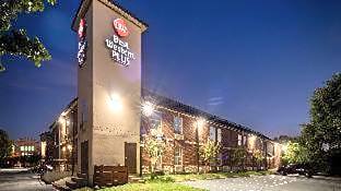 1 King Bed Non-Smoking Microwave Fridge Wi-Fi Full Breakfast