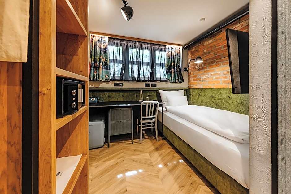 ONE66 Hotel