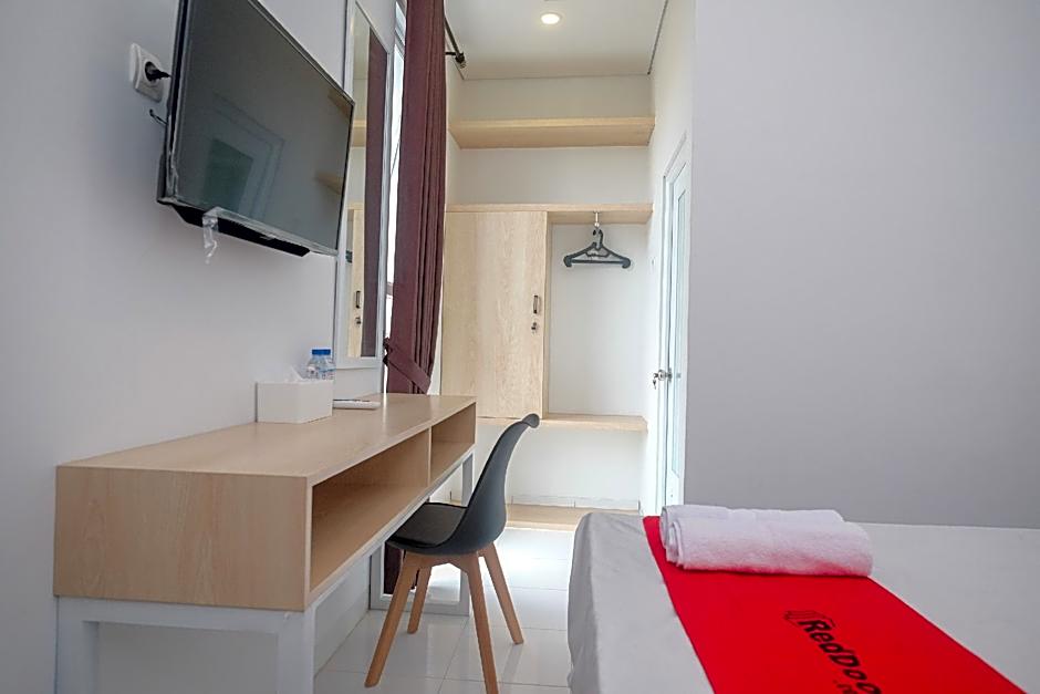 RedDoorz Syariah @ Tlogosari Semarang