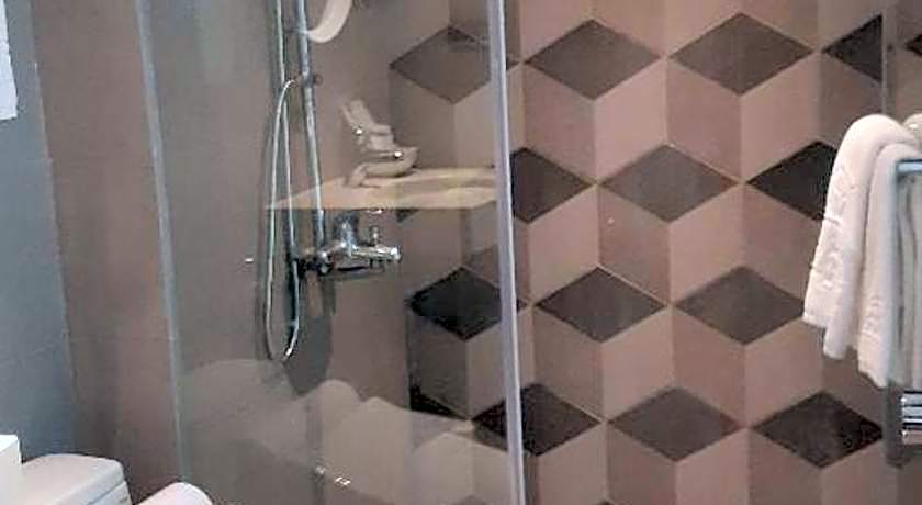 New California Hotel