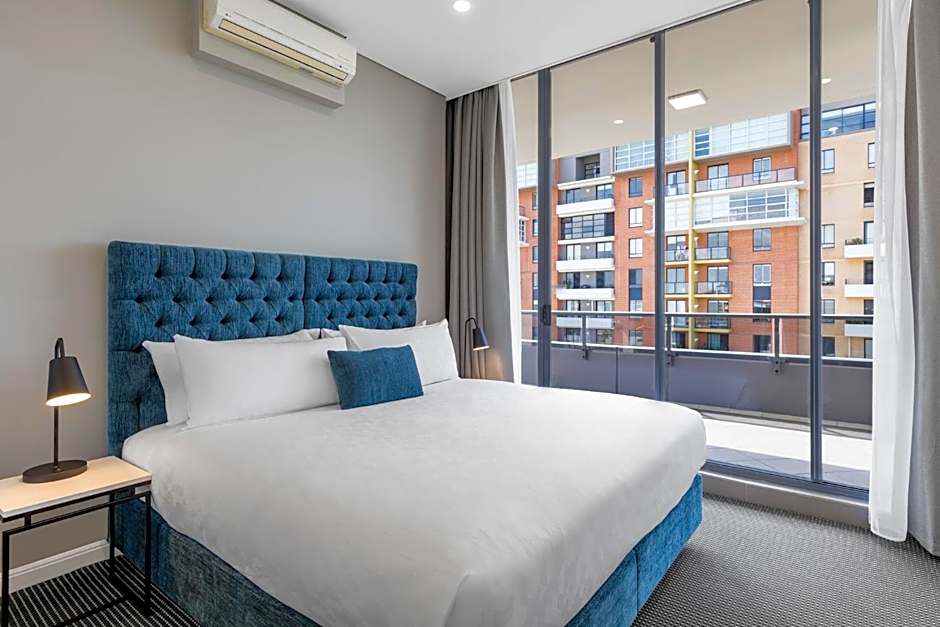 Meriton Suites Waterloo