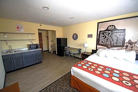 Family Suite with One King and Bunk Bed - Non-Smoking