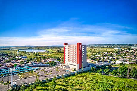 Fiesta Inn Suites Aeropuerto del Bajio