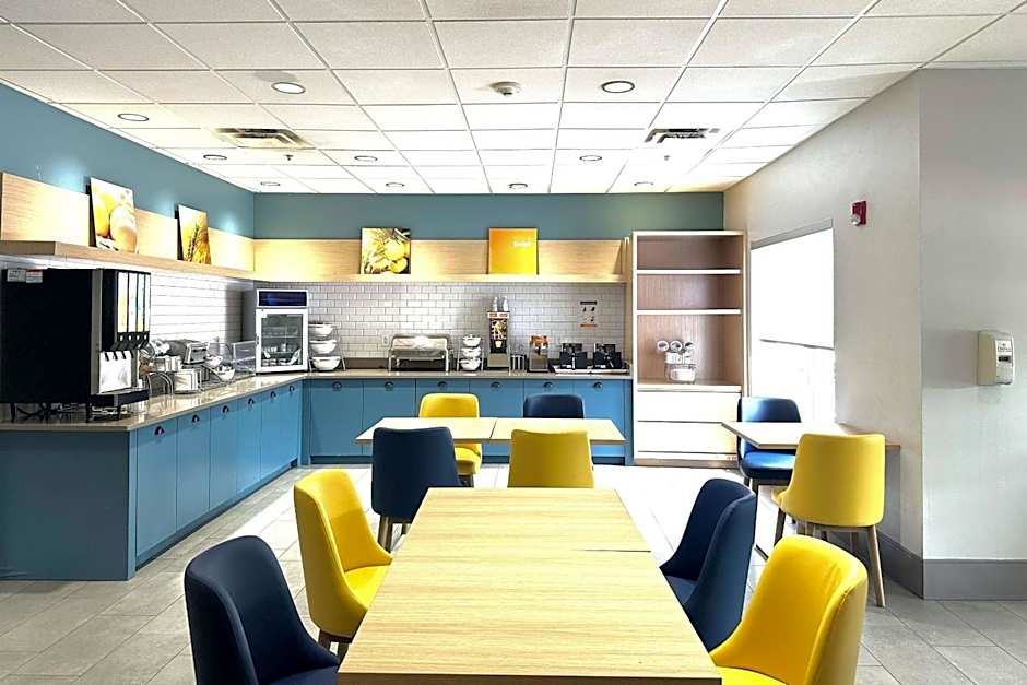 Comfort Inn & Suites Calhoun South
